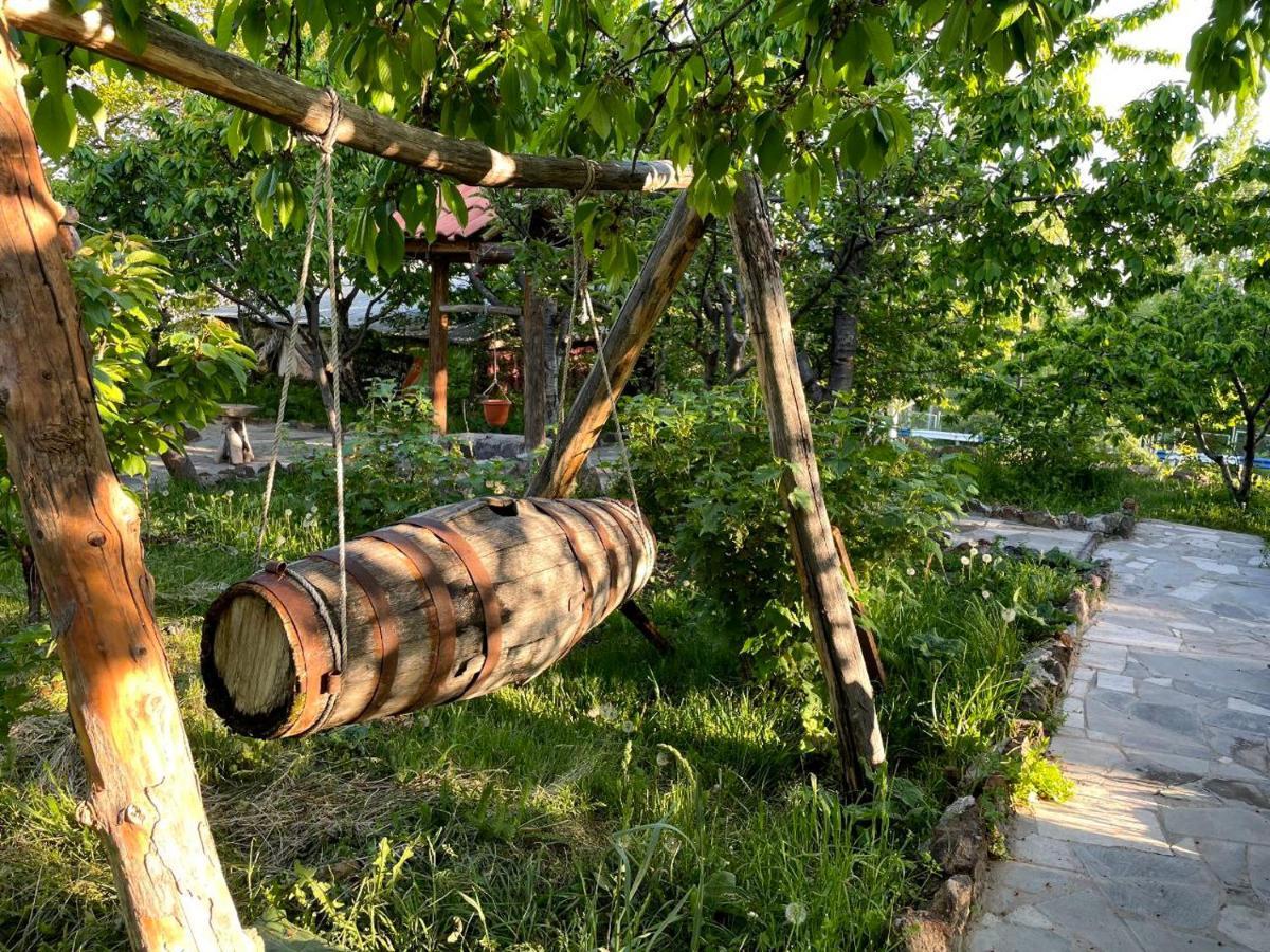 Byurakan Guesthouse & Cottage Exterior foto